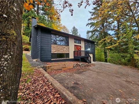 Photo of 2666 Maplewood Drive, Longview, WA 98632 (MLS # 2447985)