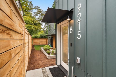 Photo of 9215 12th Avenue NE #B, Seattle, WA 98115 (MLS # 2597168)