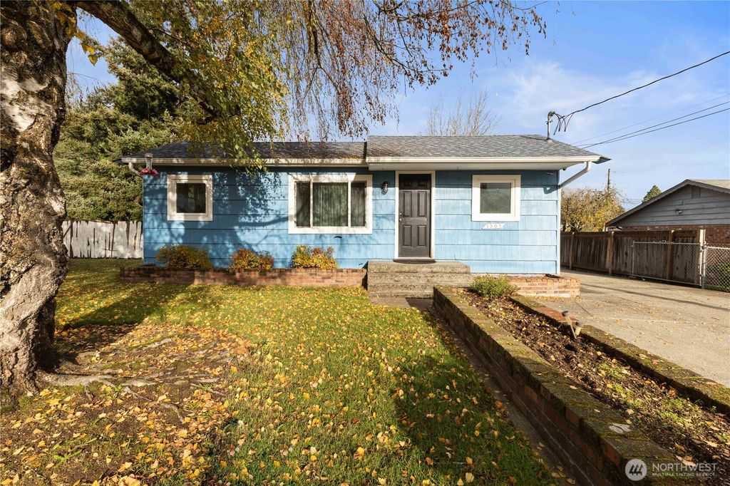 Photo of 1307 S 80th St St, Tacoma, WA 98408 (MLS # 2455852)