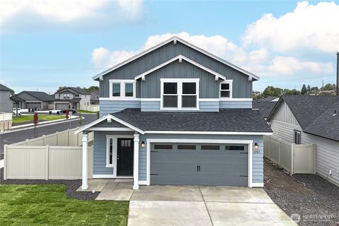 Photo of 1203 Hickory Road, Moses Lake, WA 98837 (MLS # 2455809)