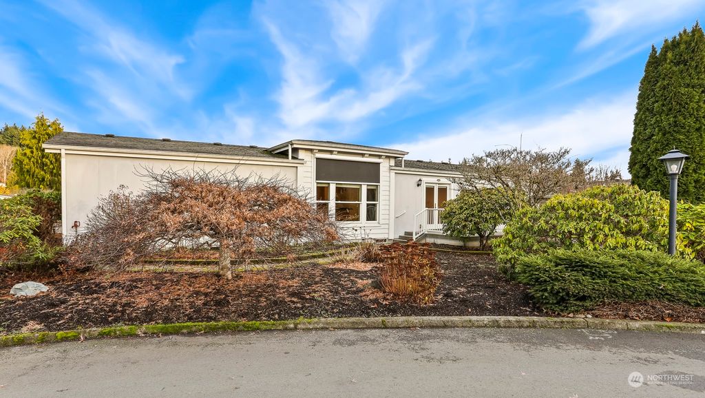 Photo of 1110 Lake View Circle, Bothell, WA 98021 (MLS # 2187136)