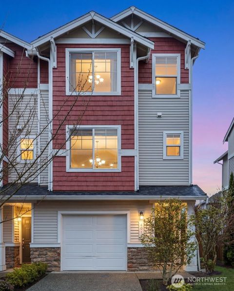 Photo of 401 126th Place SE #B, Everett, WA 98208 (MLS # 2488417)