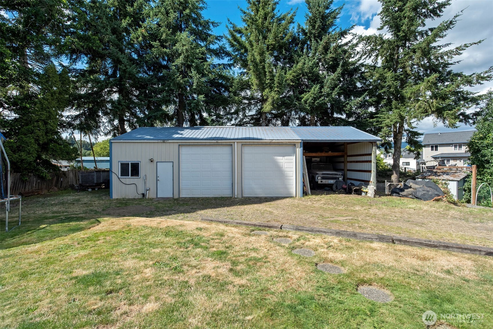 1833 Hawthorne Court