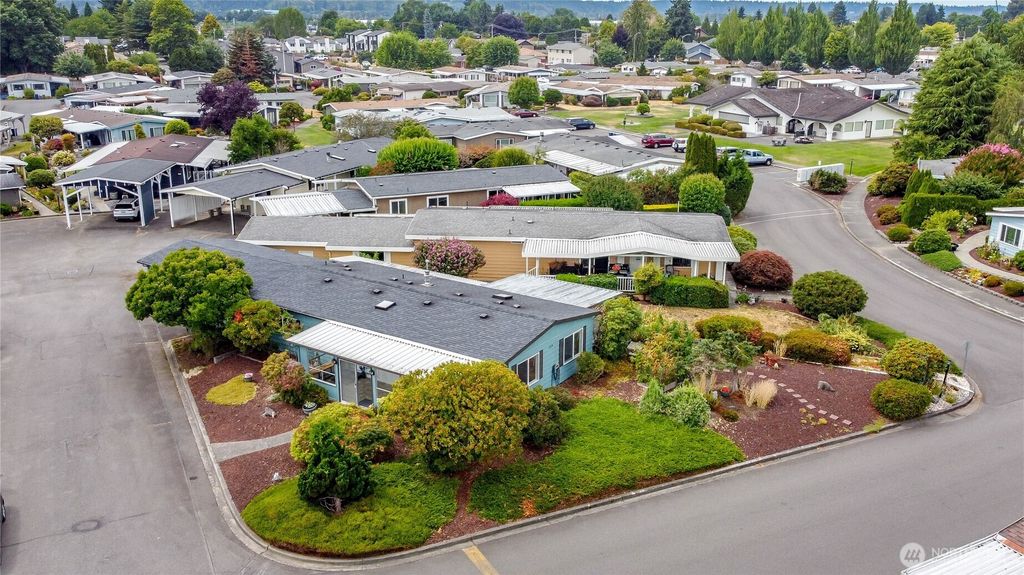 Photo of 1402 22nd Street NE #229, Auburn, WA 98002 (MLS # 2415664)