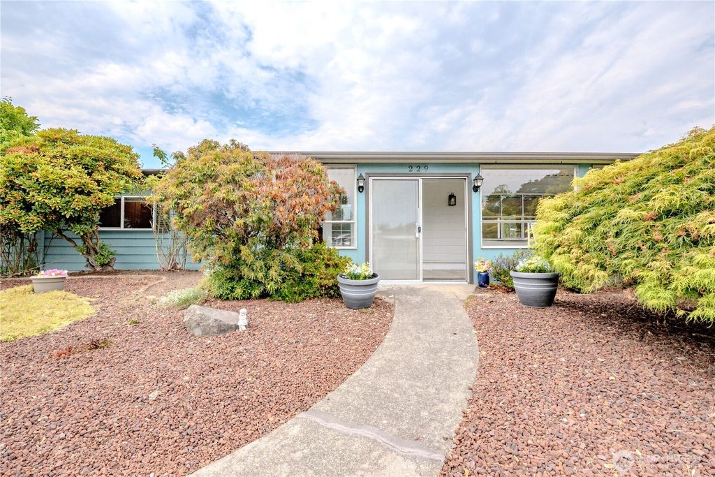 Photo of 1402 22nd Street NE #229, Auburn, WA 98002 (MLS # 2415664)