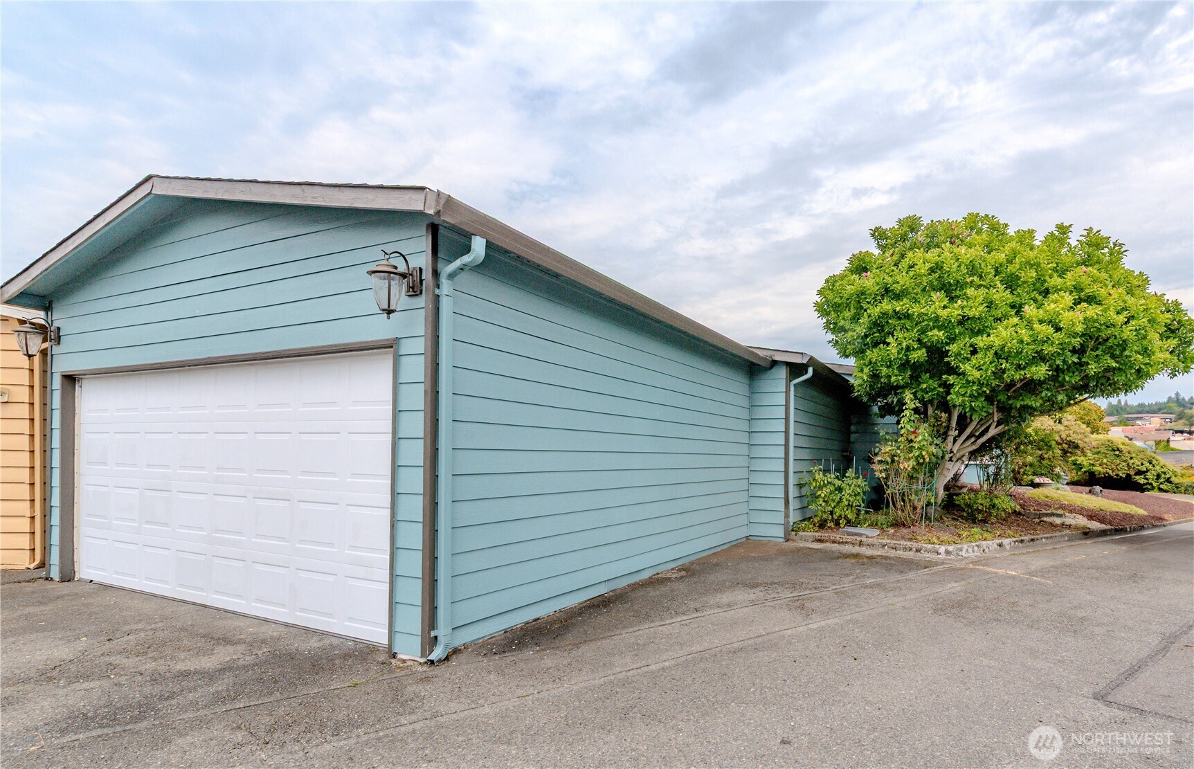 Auburn, Washington 98002, United States, 2 Bedrooms Bedrooms, ,2 BathroomsBathrooms,Residential,Active,184096