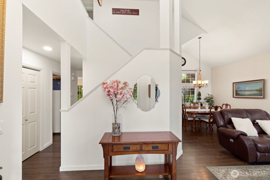 Photo of 1223 SW 318th Street, Federal Way, WA 98023 (MLS # 2369305)