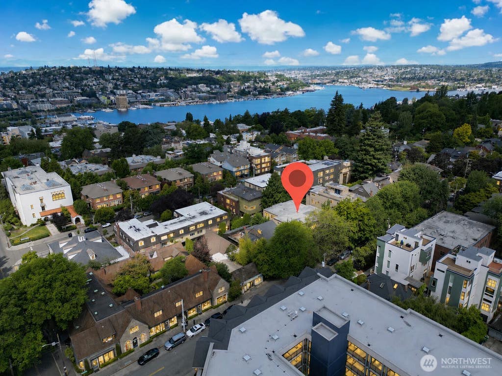 Photo of 731 Broadway E #301, Seattle, WA 98102 (MLS # 2537800)