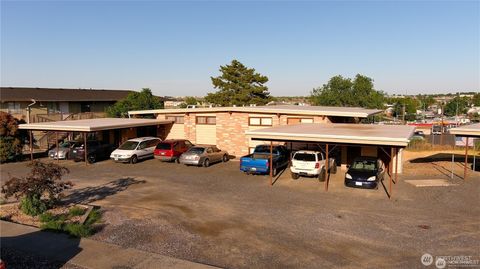 Photo of 539 W Crest Drive, Moses Lake, WA 98837 (MLS # 2449462) Photo of 539 W Crest Drive, Moses Lake, WA 98837 (MLS # 2449462)