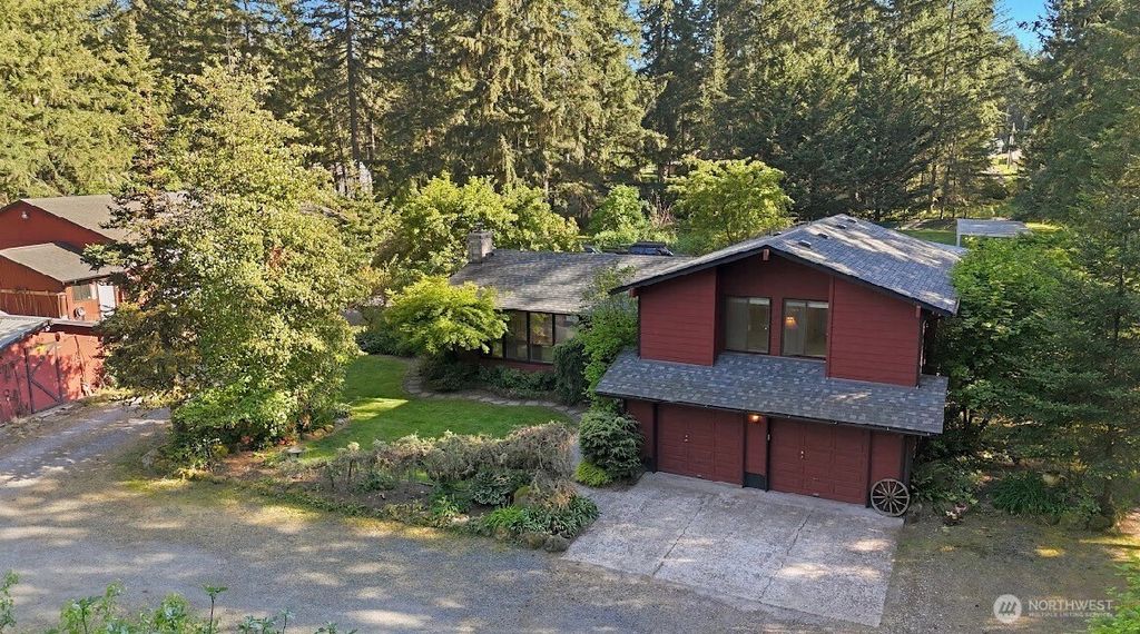 Photo of 34116 50th Avenue E, Eatonville, WA 98328 (MLS # 2522596)
