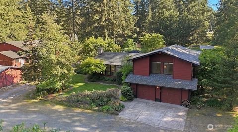 Photo of 34116 50th Avenue E, Eatonville, WA 98328 (MLS # 2522596)