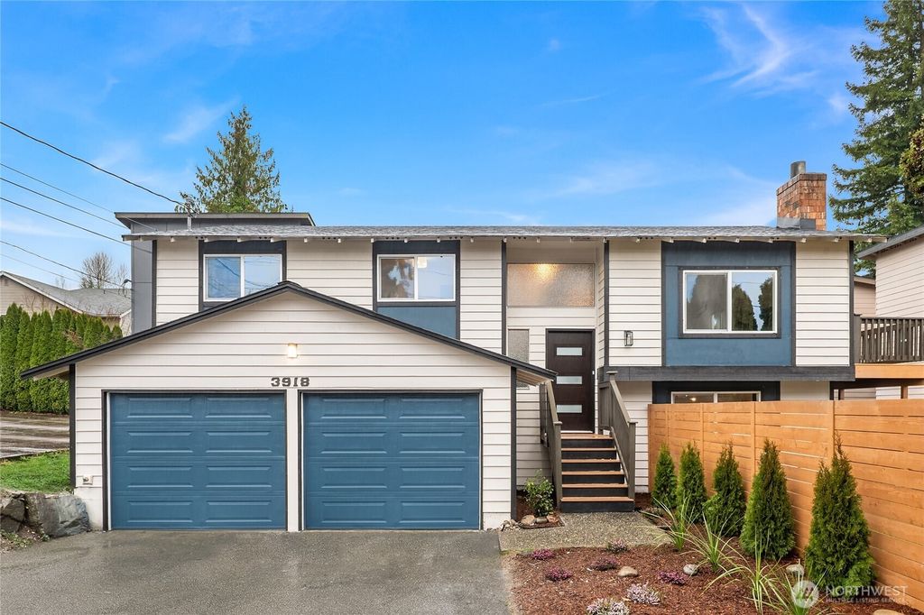 Photo of 3918 148th Street SW, Lynnwood, WA 98087 (MLS # 2488369)