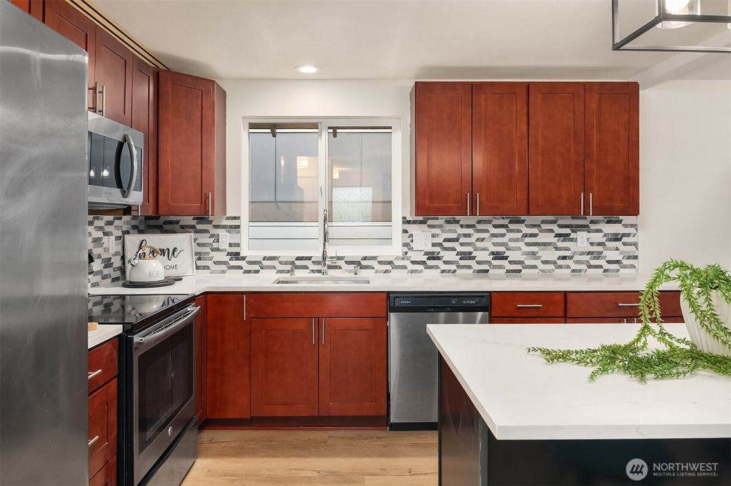 Photo of 3918 148th Street SW, Lynnwood, WA 98087 (MLS # 2488369)