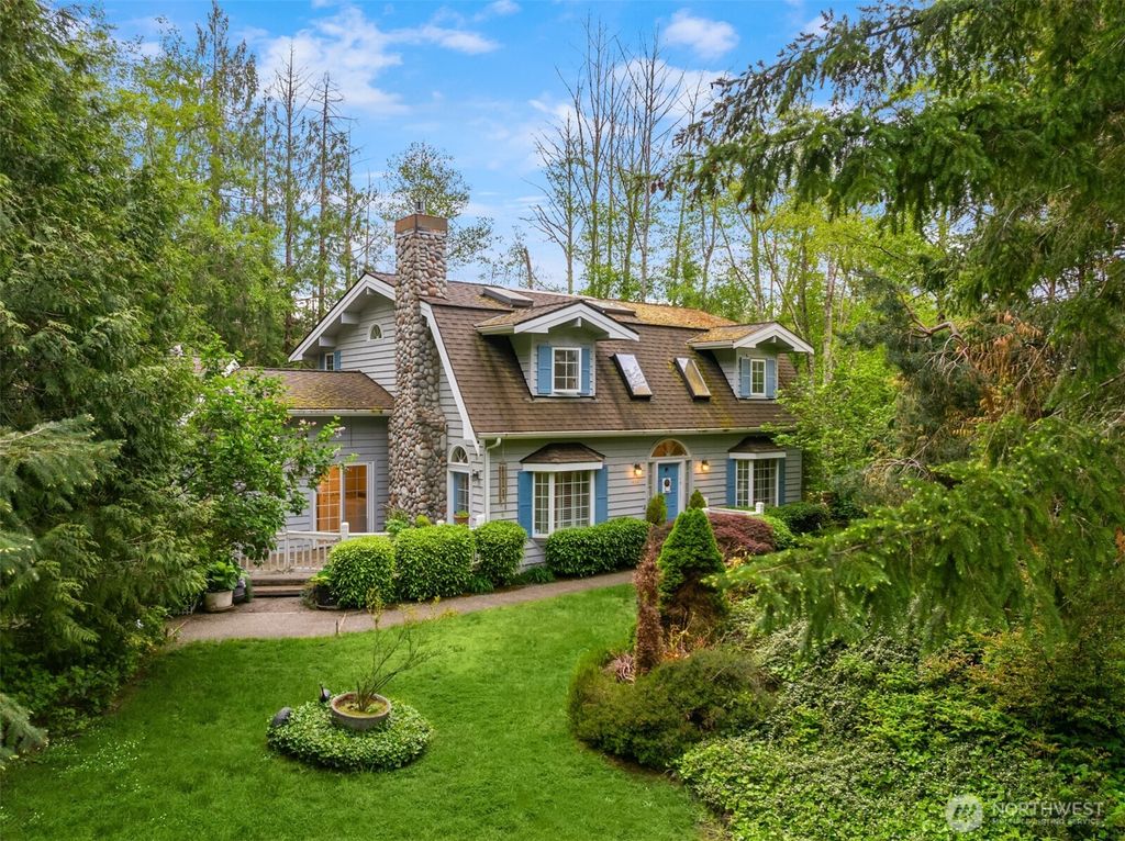 Photo of 4331 Rhodes End NE, Bainbridge Island, WA 98110 (MLS # 2521660)