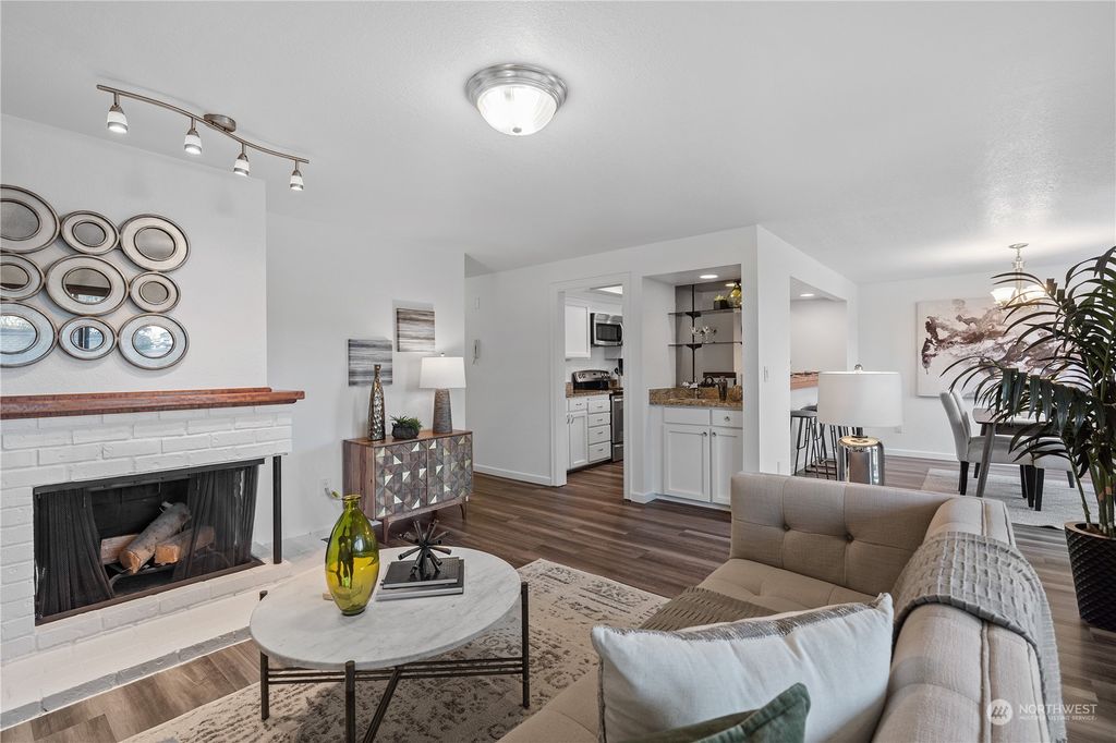 Photo of 2930 76th Avenue SE #A201, Mercer Island, WA 98040 (MLS # 2034522)
