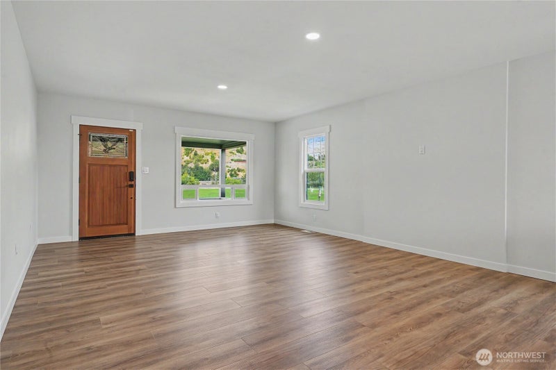 214 Riverside Drive
