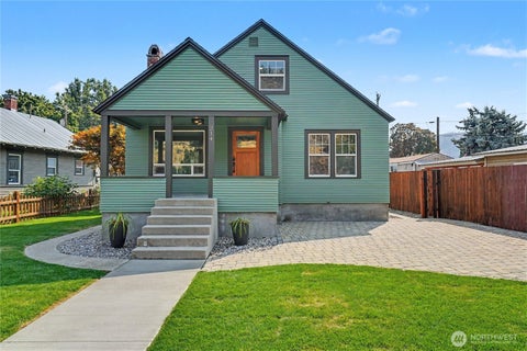 Photo of 214 Riverside Drive, Cashmere, WA 98815 (MLS # 2576513)