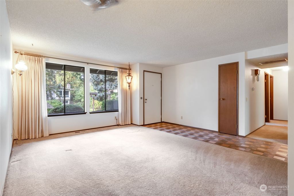 Photo of 10924 166th Place NE, Redmond, WA 98052 (MLS # 2169763)