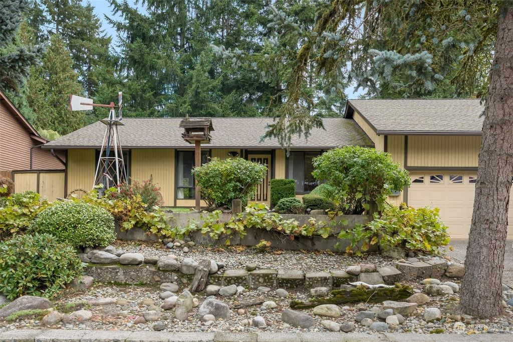 Photo of 10924 166th Place NE, Redmond, WA 98052 (MLS # 2169763)