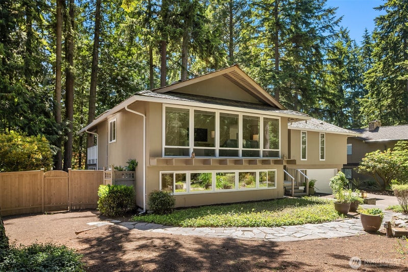 2119 Sahalee Drive W