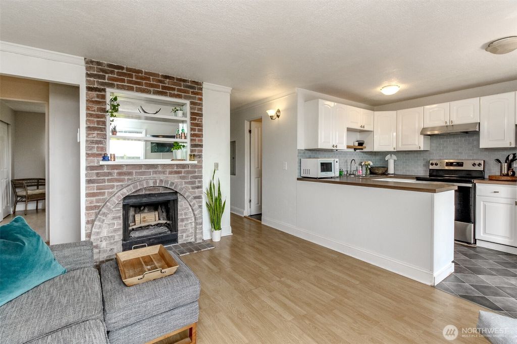 Photo of 1020 S 230th Street #107, Des Moines, WA 98198 (MLS # 2527881)