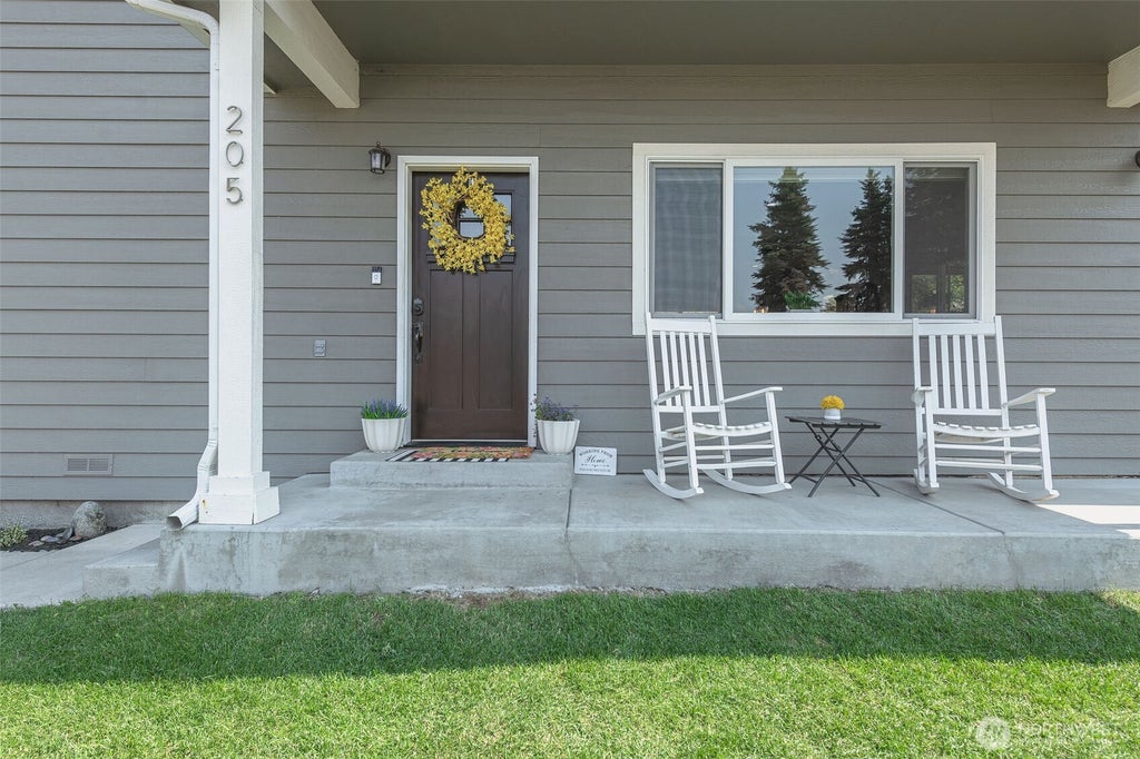 Photo of 205 Skyline Drive, Cashmere, WA 98815 (MLS # 2580514)