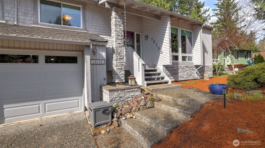 Photo of 15722 SE 166th Place, Renton, WA 98058 (MLS # 2351647)
