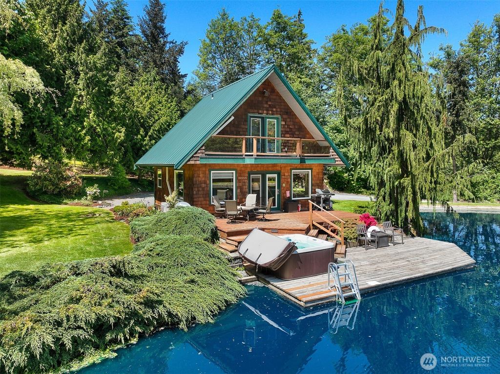 Photo of 16480 Mountain View Road, Mount Vernon, WA 98274 (MLS # 2528989)