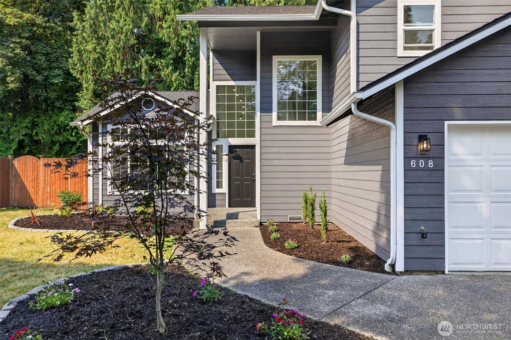 Photo of 608 123rd Avenue NE, Lake Stevens, WA 98258 (MLS # 2566996)