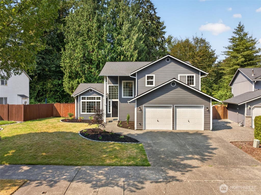 Photo of 608 123rd Avenue NE, Lake Stevens, WA 98258 (MLS # 2566996)