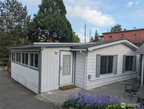 Photo of 12839 37th Avenue S, Tukwila, WA 98168 (MLS # 2513405)