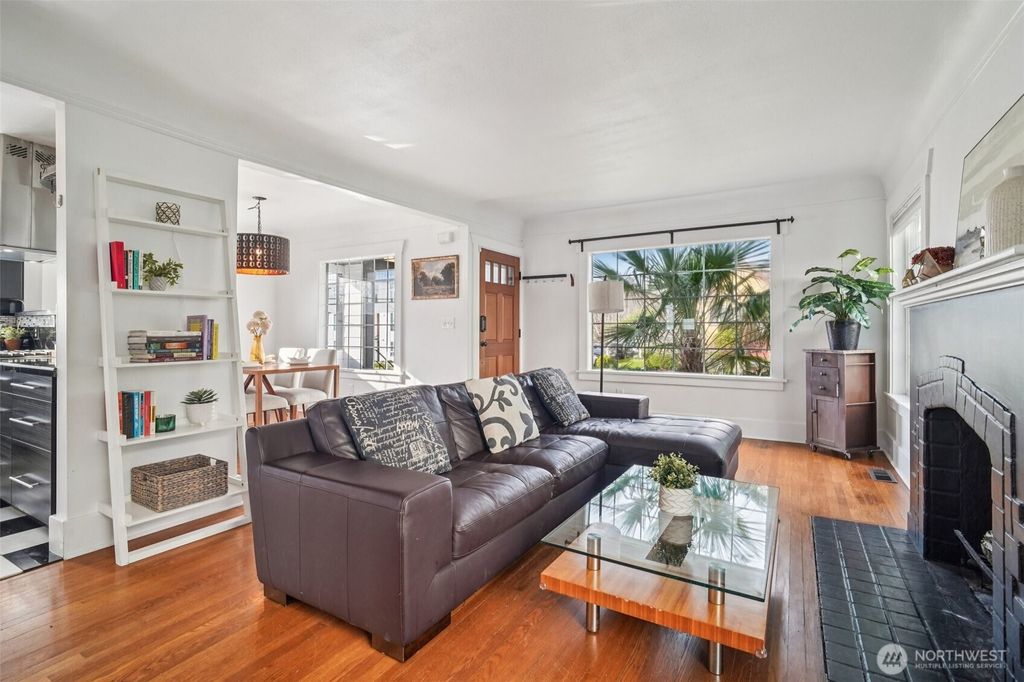 Photo of 851 NW 56th Street, Seattle, WA 98107 (MLS # 2500130)