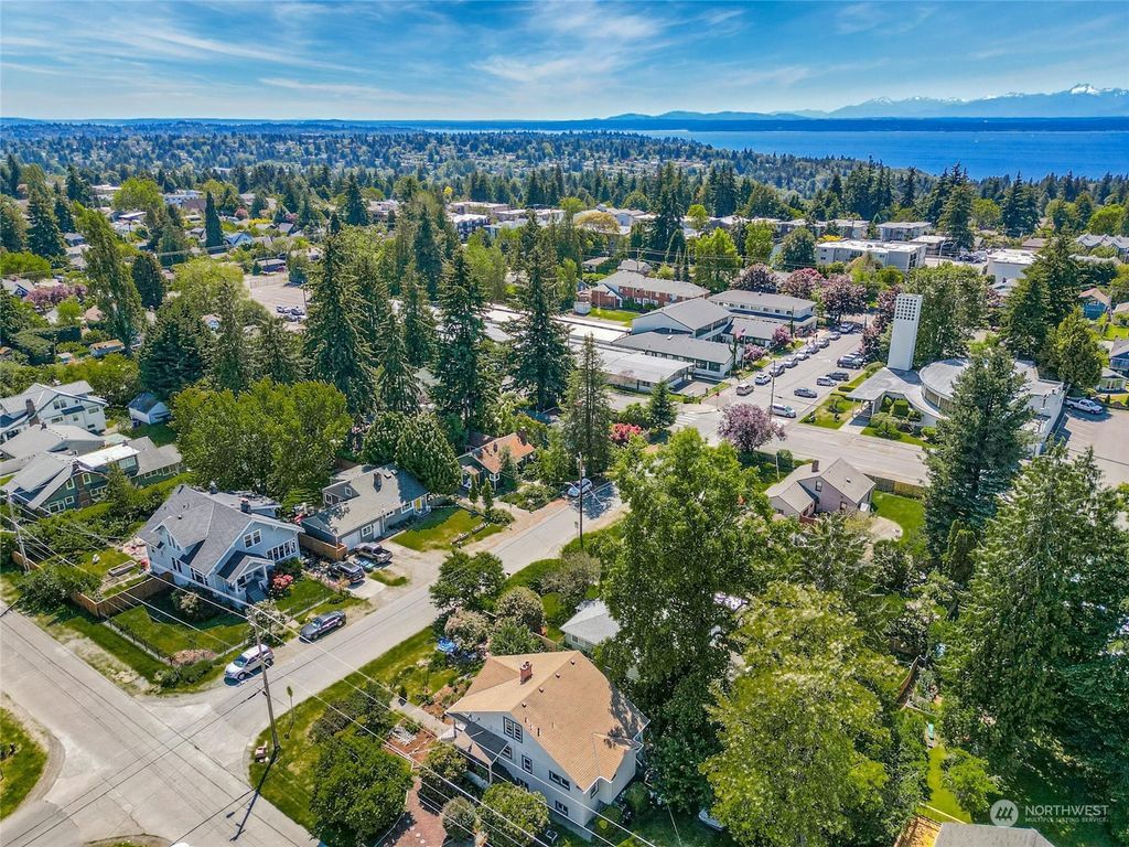 Photo of 522 N 117th Street, Seattle, WA 98133 (MLS # 2248901)