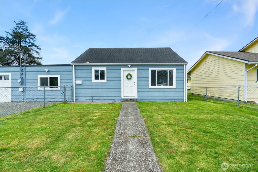 Photo of 608 W Scott Street, Aberdeen, WA 98520 (MLS # 2499990)