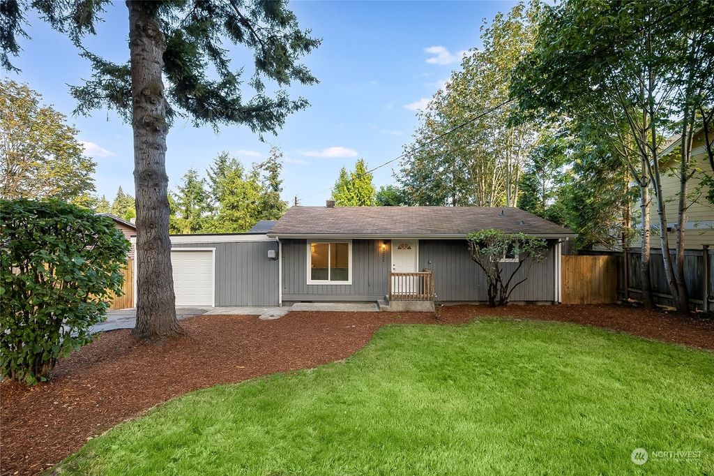 Photo of 6222 154th Avenue NE, Redmond, WA 98052 (MLS # 2076072)