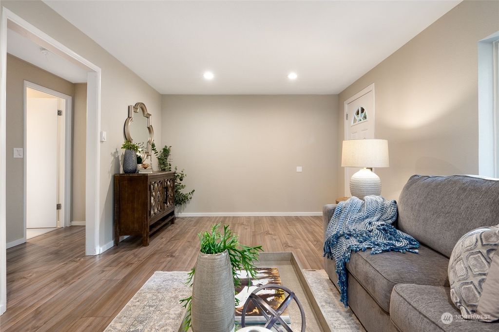 Photo of 6222 154th Avenue NE, Redmond, WA 98052 (MLS # 2076072)