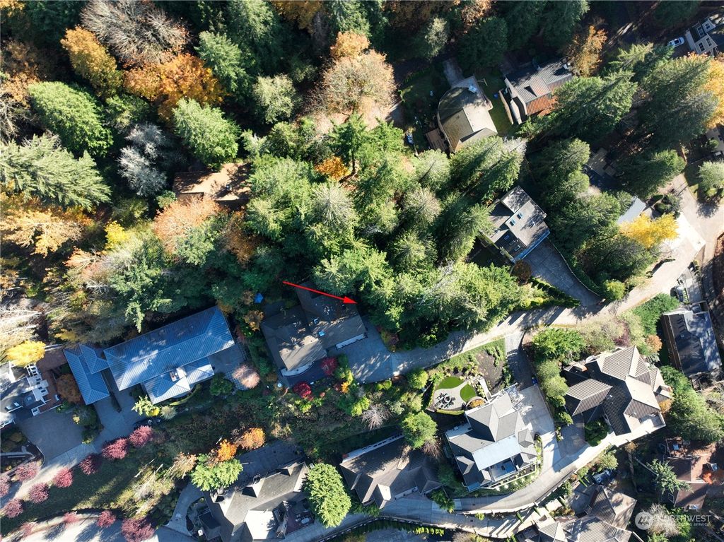 Photo of 1518 207th Avenue NE, Sammamish, WA 98074 (MLS # 2309297)