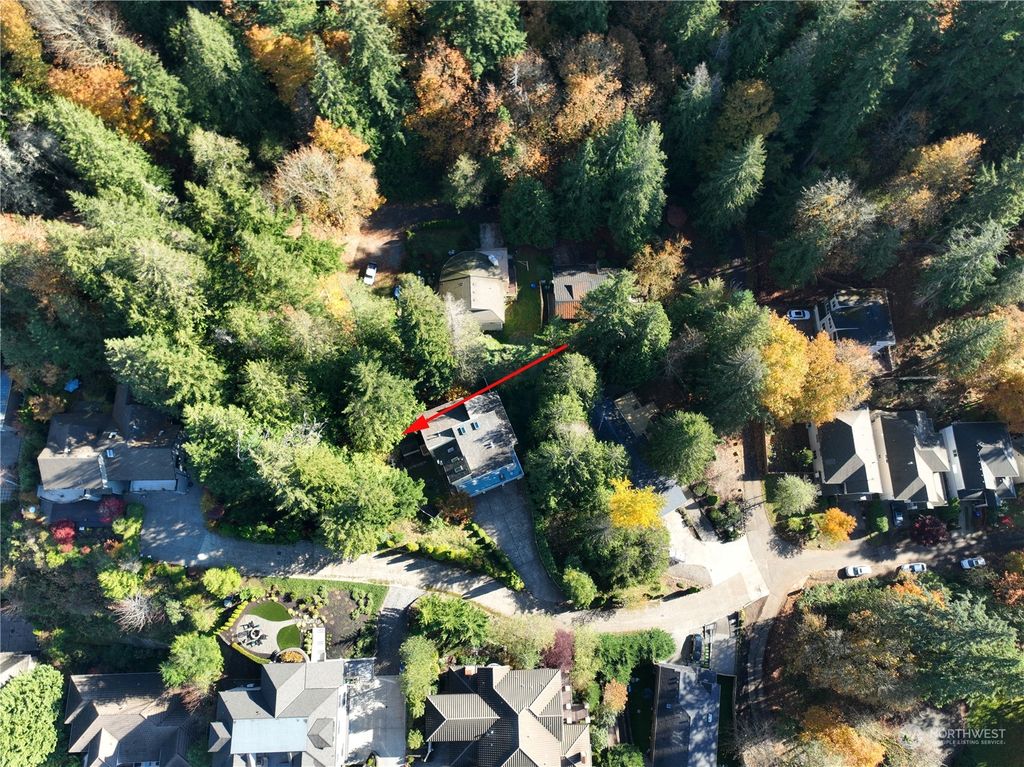 Photo of 1518 207th Avenue NE, Sammamish, WA 98074 (MLS # 2309297)