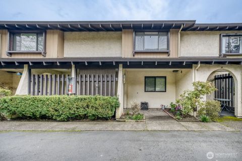 Photo of 1723 NE 179th Street #3, Shoreline, WA 98155 (MLS # 2497932)