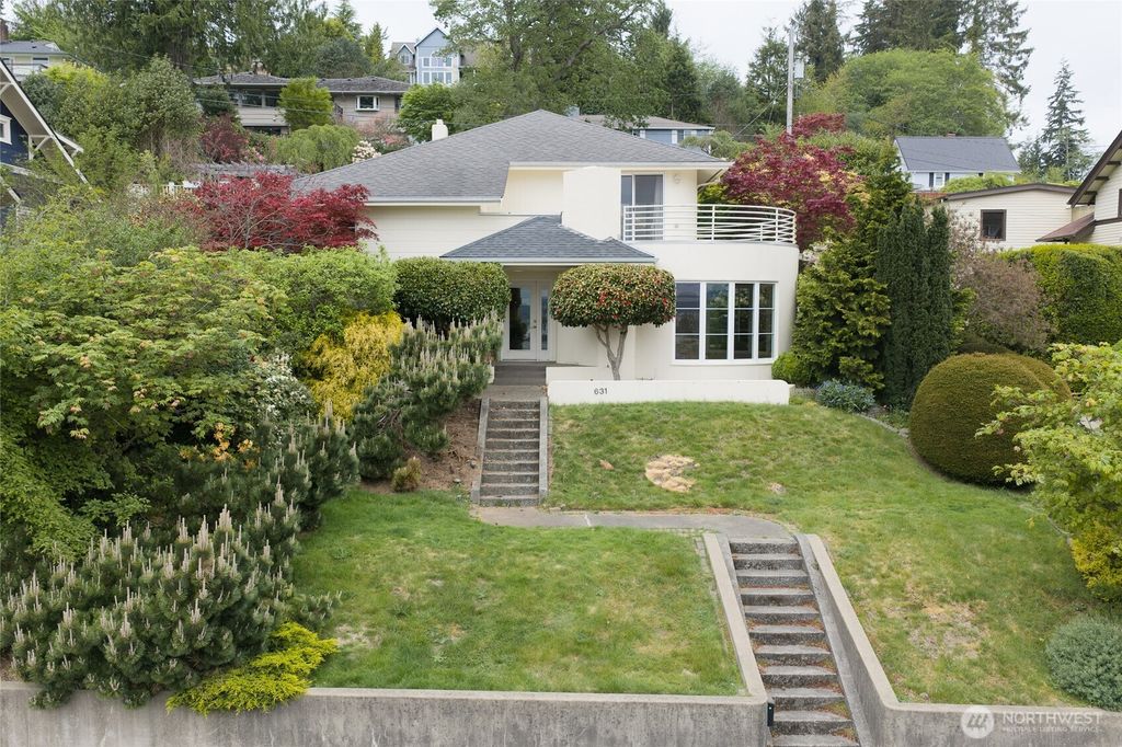 Photo of 631 Chenault Avenue, Hoquiam, WA 98550 (MLS # 2519085)
