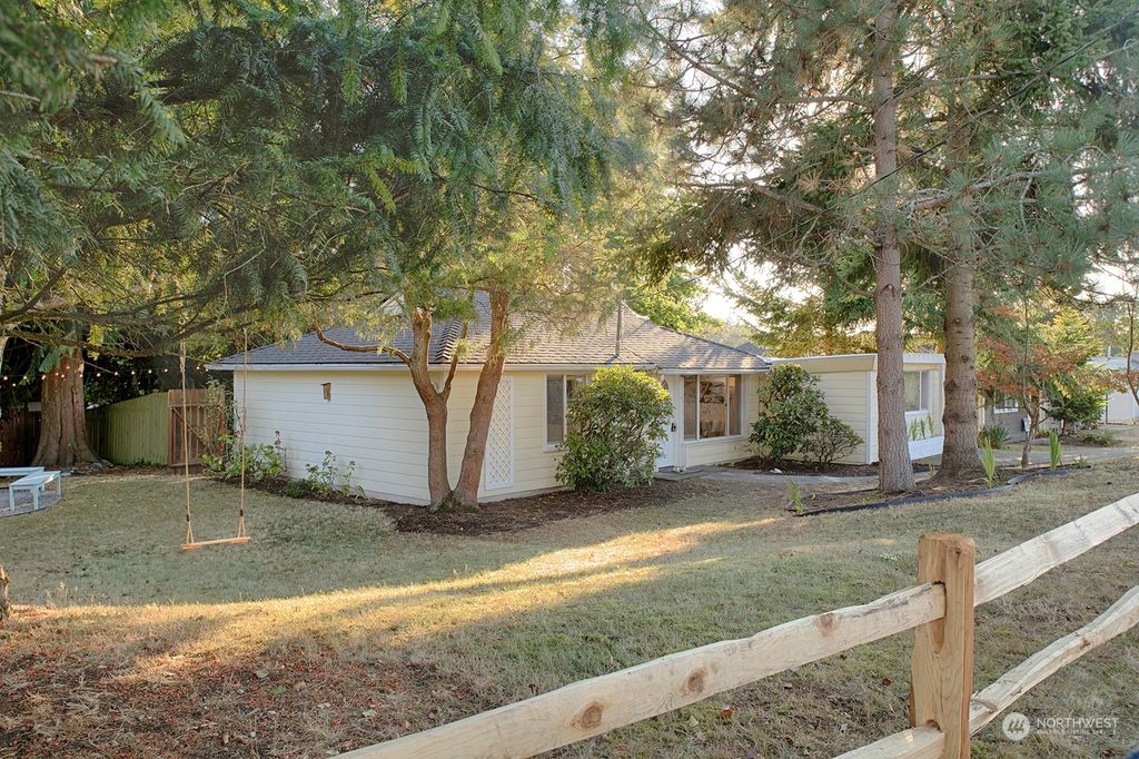 Photo of 5806 242nd Street SW, Mountlake Terrace, WA 98043 (MLS # 2164291)
