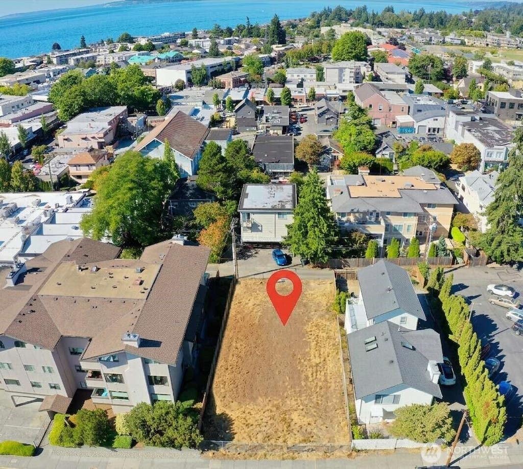 Photo of 527 Maple Street, Edmonds, WA 98020 (MLS # 2572897)