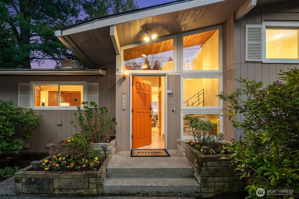 Photo of 16336 34th Avenue NE, Lake Forest Park, WA 98155 (MLS # 2348541)