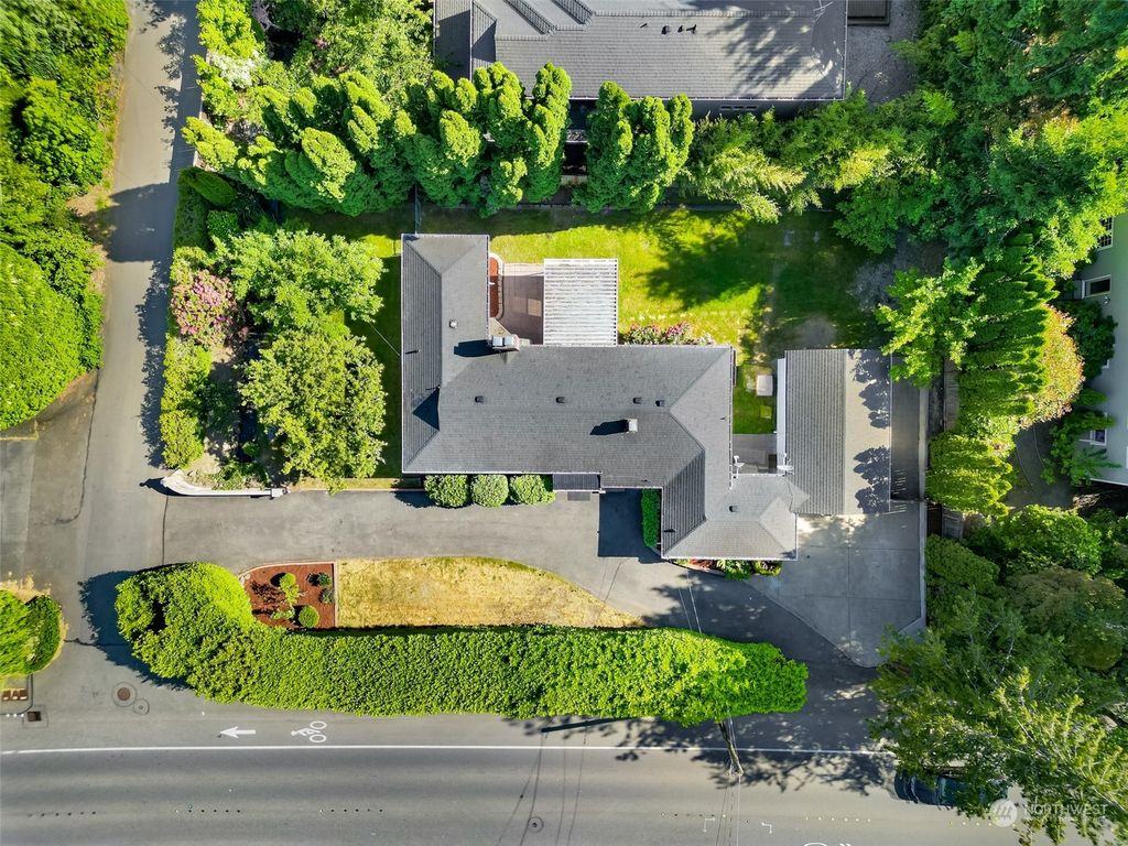 Photo of 7833 SE 40th Street, Mercer Island, WA 98040 (MLS # 2077226)