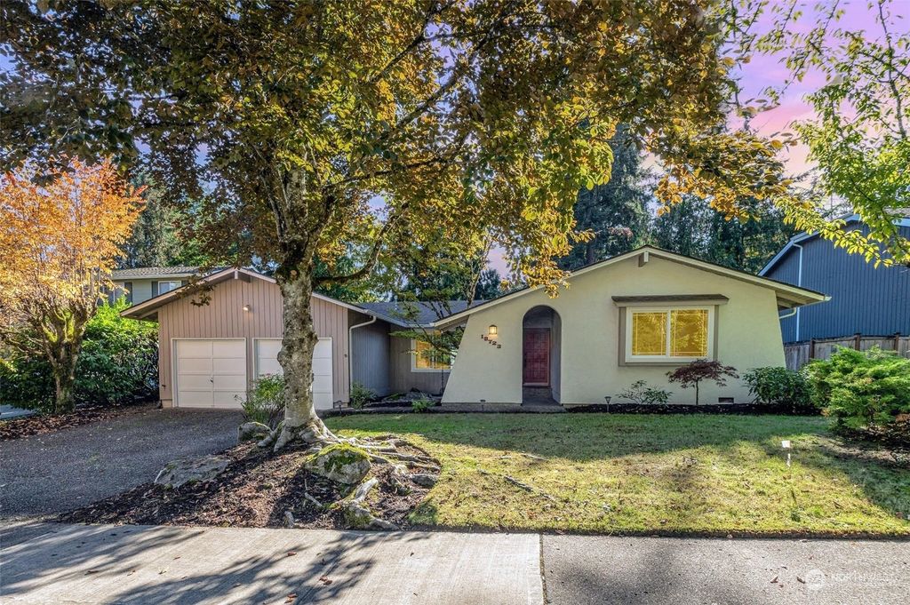 Photo of 18723 SE 45th Place, Issaquah, WA 98027 (MLS # 2168883)