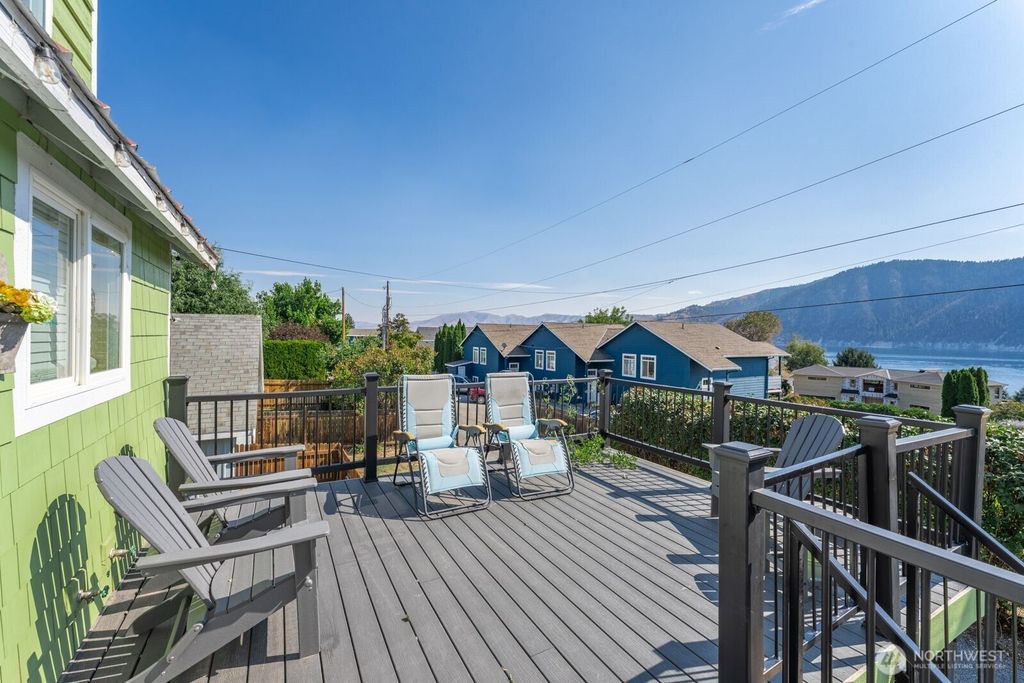 Photo of 703 Boetzkes Avenue, Manson, WA 98831 (MLS # 2489433)