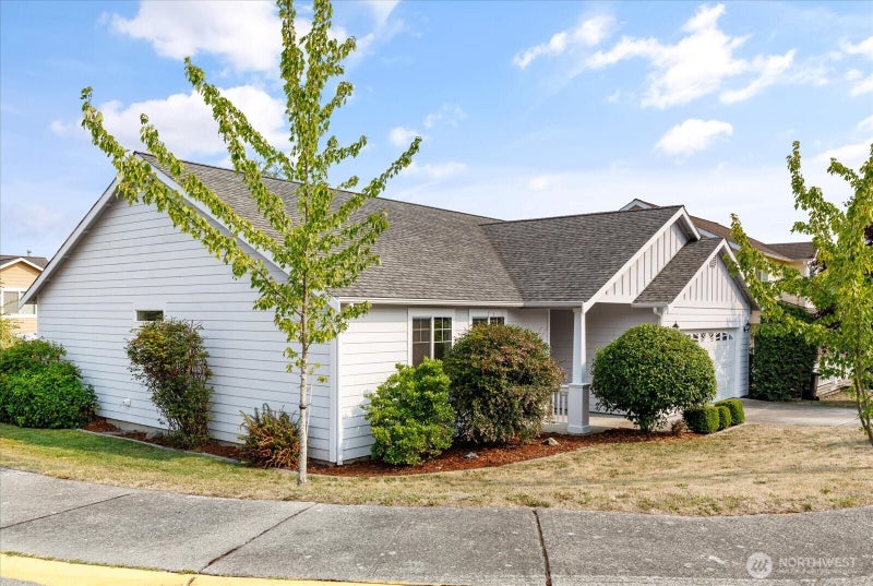 1667 NW Almond Loop