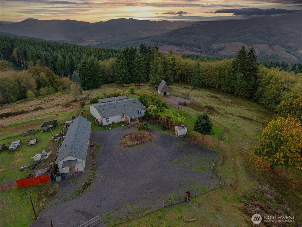 Photo of 424 Maranatha Road, Kelso, WA 98626 (MLS # 2594647)