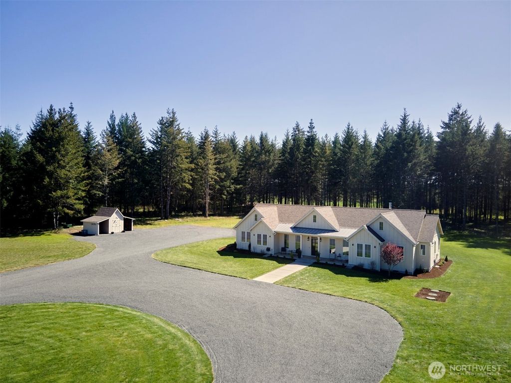 Photo of 215 Bear Creek Lane, Winlock, WA 98596 (MLS # 2507524)