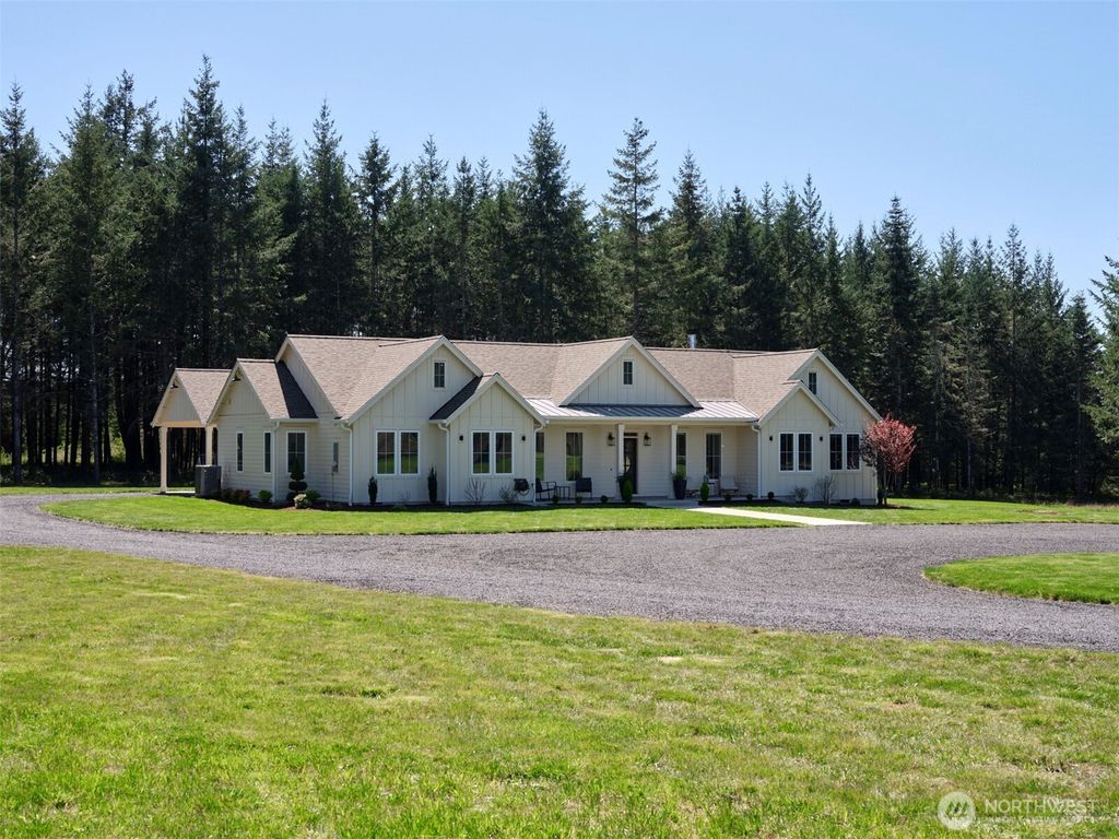 Photo of 215 Bear Creek Lane, Winlock, WA 98596 (MLS # 2507524)
